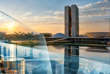 Edifícios de Brasília representam o cálculo e a definição da alíquota de referência da CBS para 2027