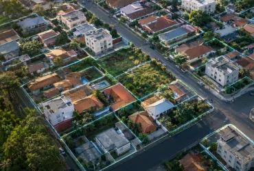 Vista de imóveis urbanos representando a integração do Cadastro Imobiliário Brasileiro com o cadastro municipal do IPTU