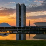 Congresso Nacional em Brasília ilustra discussão sobre alíquota da CBS de 11,3% calculada pelo TCU para 2027